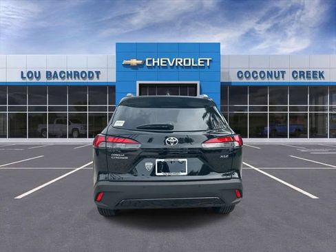 Used 2025 Toyota Corolla Cross XLE FWD image 7