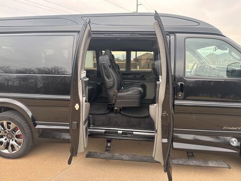 New 2025 GMC Savana 2500 Extended w/ Driver Convenience Package RWD image 37