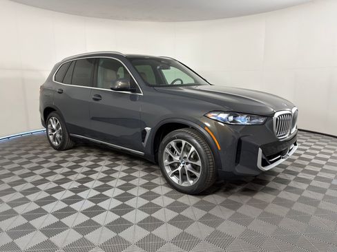 Used 2026 BMW X5 sDrive40i w/ Premium Package image 6