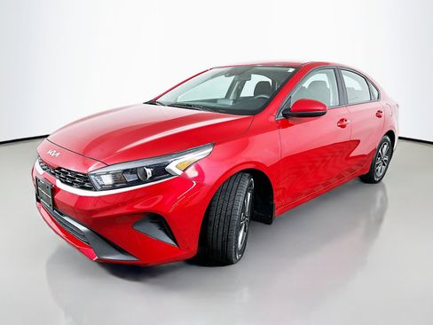 Certified 2023 Kia Forte LXS image 3