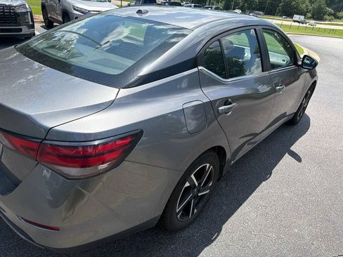 Used 2025 Nissan Sentra SV FWD image 5