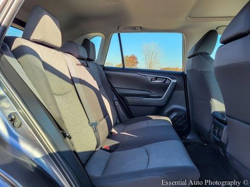 Used 2021 Toyota RAV4 XLE image 29
