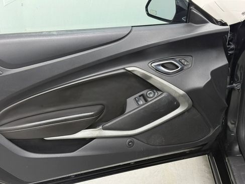 Used 2018 Chevrolet Camaro LT w/ Technology Package RWD image 15