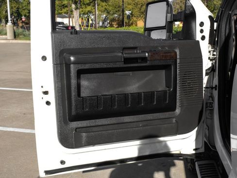 Used 2014 Ford F250 Platinum w/ FX4 Off-Road Package image 37