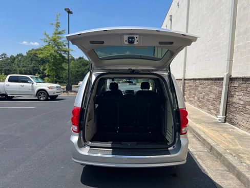 Used 2012 Dodge Grand Caravan Crew image 29