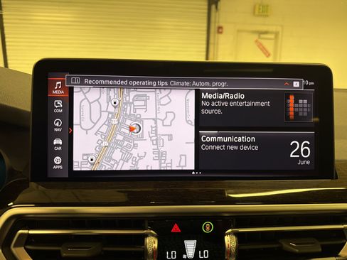 Certified 2025 BMW X4 xDrive30i AWD/4WD image 17