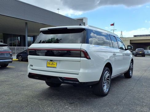 New 2026 Lincoln Navigator L Reserve AWD/4WD image 2