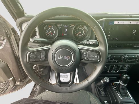 Used 2024 Jeep Wrangler Unlimited Sport AWD/4WD image 36