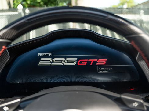 Used 2023 Ferrari 296 GTS RWD image 39