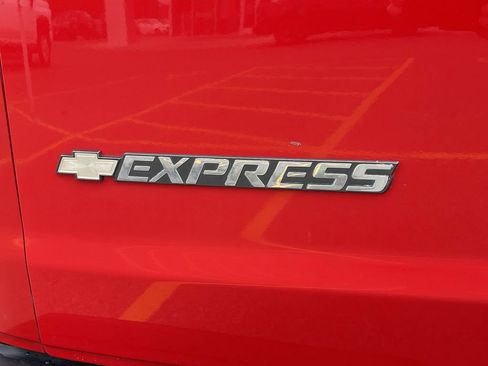 Used 2021 Chevrolet Express 3500 LS w/ Cold Climate Package RWD image 7