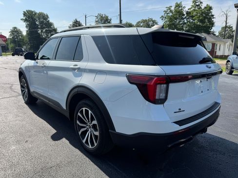 Used 2025 Ford Explorer ST-Line w/ Premium Package RWD image 5