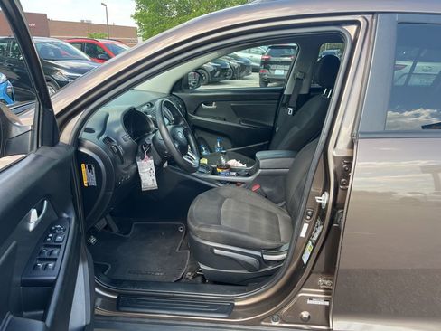 Used 2012 Kia Sportage LX w/ Navigation Pkg FWD image 6