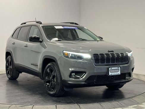 Used 2023 Jeep Cherokee Altitude Lux AWD/4WD image 1