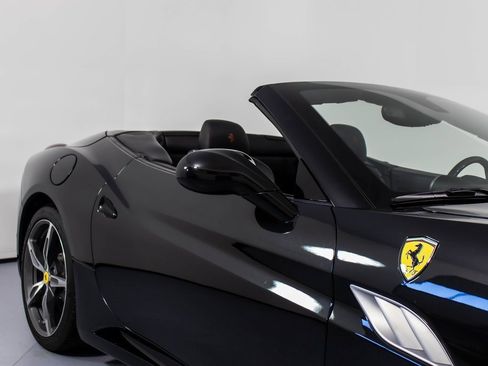 Used 2014 Ferrari California image 14