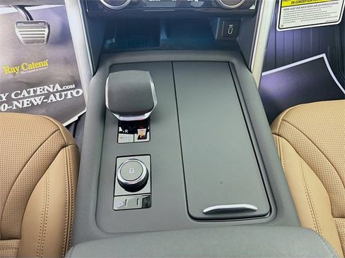 New 2026 Land Rover Discovery Limited Edition image 18