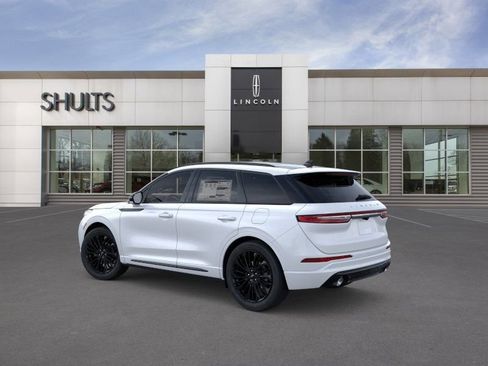 New 2026 Lincoln Corsair Reserve image 4