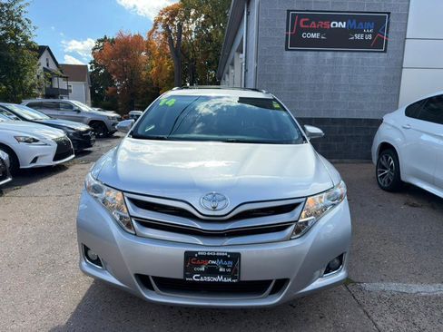 Used 2014 Toyota Venza LE image 2