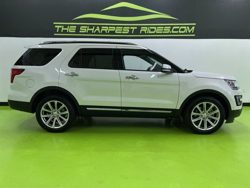 Used 2016 Ford Explorer Limited w/ Equipment Group 301A AWD/4WD image 11