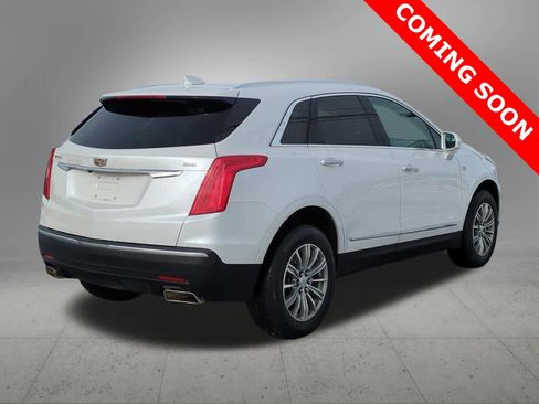 Used 2018 Cadillac XT5 Luxury w/ Driver Awareness Package image 6