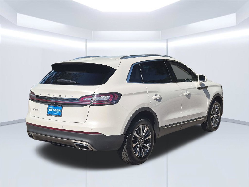 Used 2022 Lincoln Nautilus FWD w/ Premium Package image 7