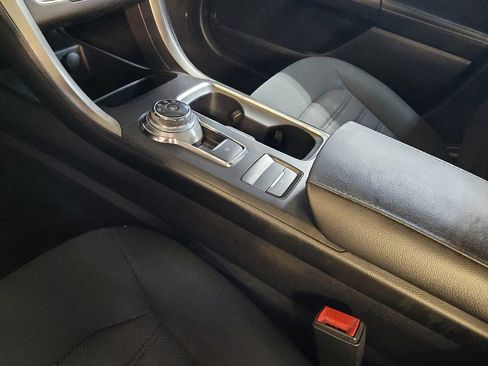 Used 2019 Ford Fusion SE FWD image 26