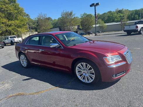 Used 2014 Chrysler 300 C image 6
