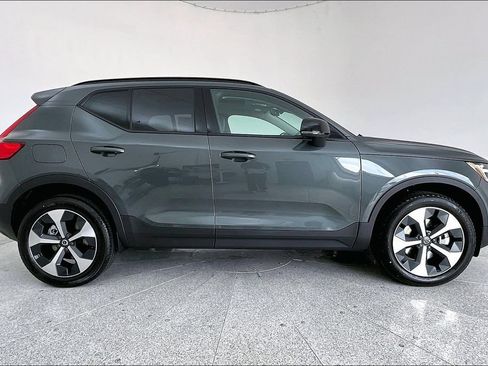 New 2026 Volvo XC40 B5 Plus w/ Climate Package AWD/4WD image 10