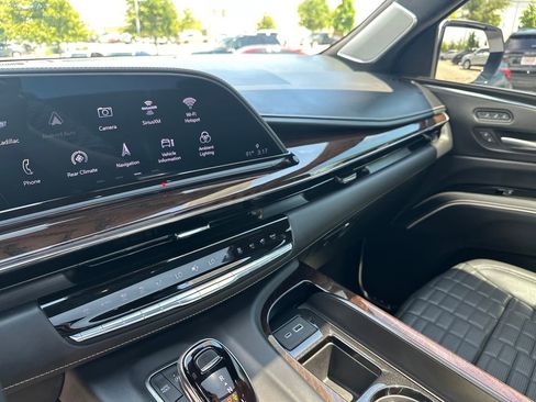 Used 2023 Cadillac Escalade Sport Platinum w/ LPO, ONYX Package AWD/4WD image 22