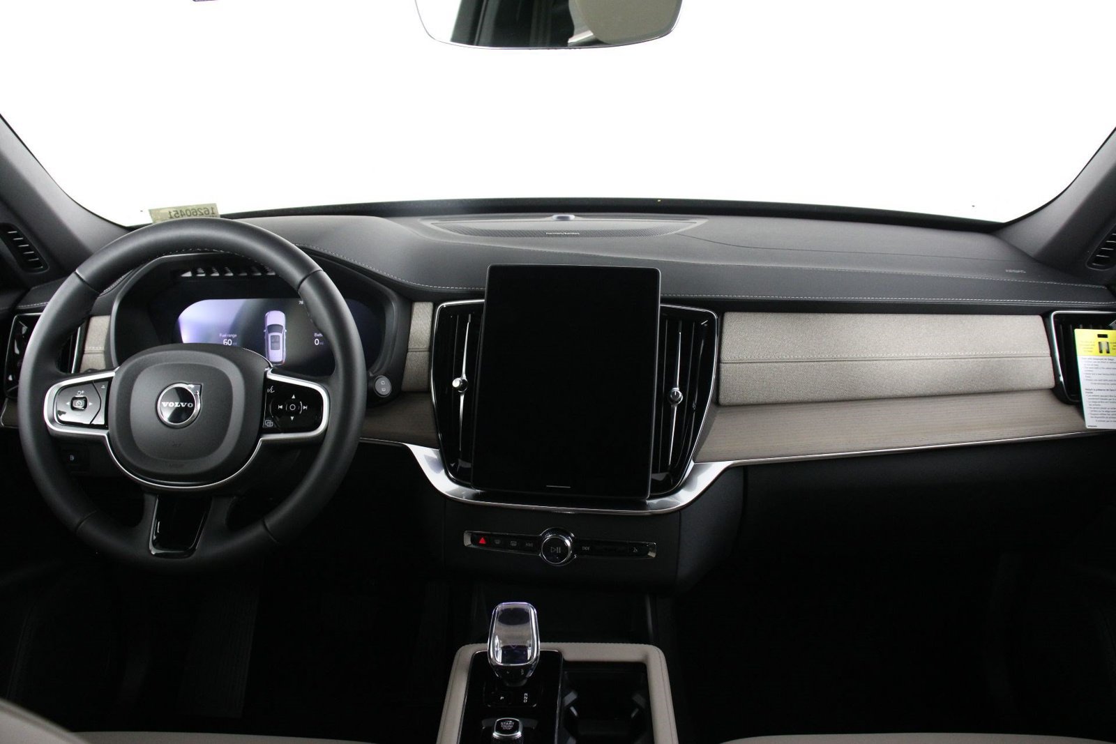 New 2026 Volvo XC90 T8 Plus w/ Protection Package Premier AWD/4WD image 5