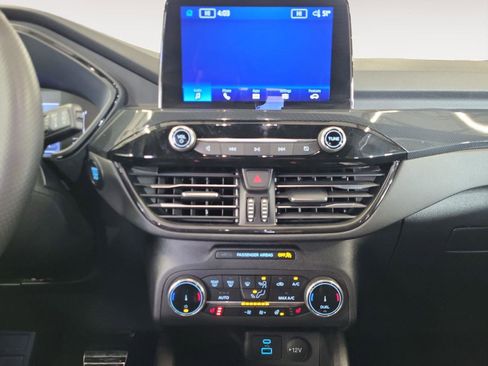 Used 2023 Ford Escape ST-Line image 14