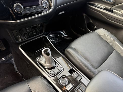 Used 2018 Mitsubishi Outlander SEL image 13