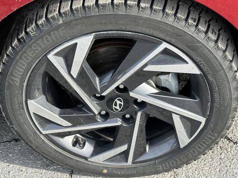 Certified 2024 Hyundai Elantra Limited image 10