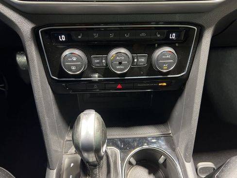 Used 2023 Volkswagen Atlas Cross Sport SE w/ Panoramic Sunroof Package image 37