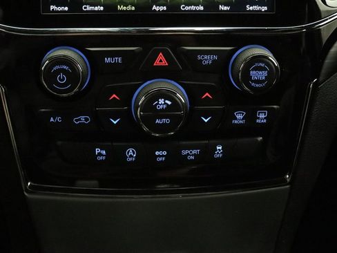 Used 2021 Jeep Grand Cherokee Laredo X AWD/4WD image 21