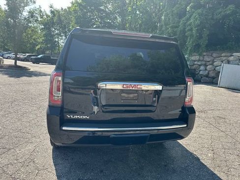 Used 2018 GMC Yukon Denali w/ Denali Ultimate Package AWD/4WD image 4