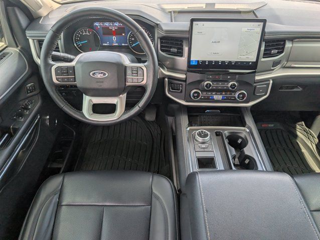 Used 2024 Ford Expedition XLT RWD image 6