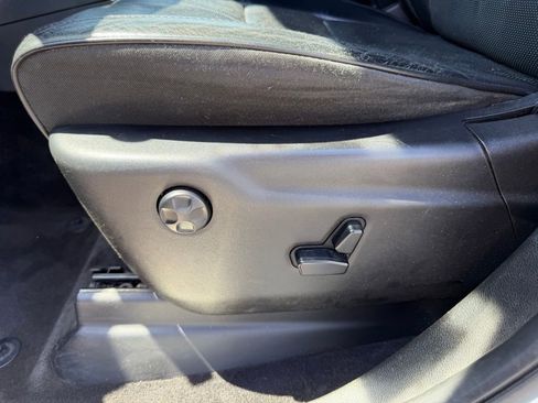 Used 2018 Jeep Grand Cherokee Overland image 16