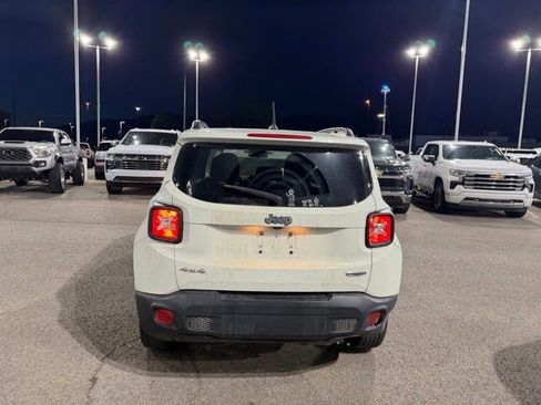 Used 2016 Jeep Renegade Latitude AWD/4WD image 4
