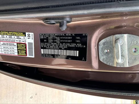 Used 2020 Toyota Sienna XLE Premium FWD image 34