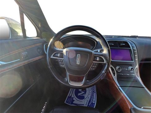 Used 2020 Lincoln Nautilus Reserve w/ Equipment Group 201A image 12