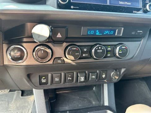Used 2021 Toyota Tacoma TRD Off-Road w/ Technology Package AWD/4WD image 9