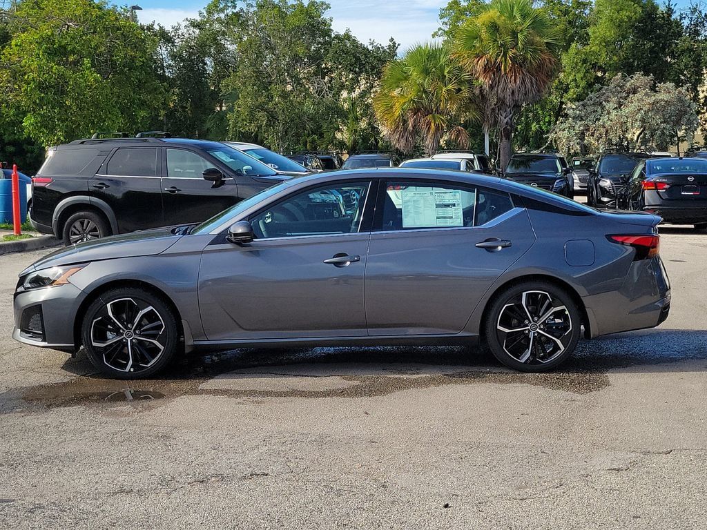 New 2026 Nissan Altima 2.5 SR w/ SR Premium Package FWD image 9