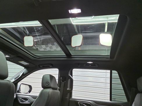Used 2021 Chevrolet Tahoe LT w/ LT Signature Package AWD/4WD image 19