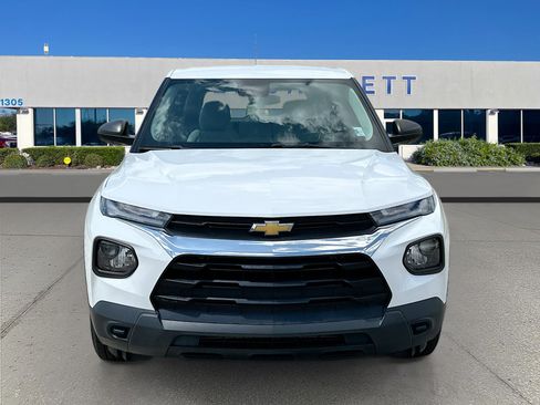 Used 2022 Chevrolet TrailBlazer LS FWD image 2