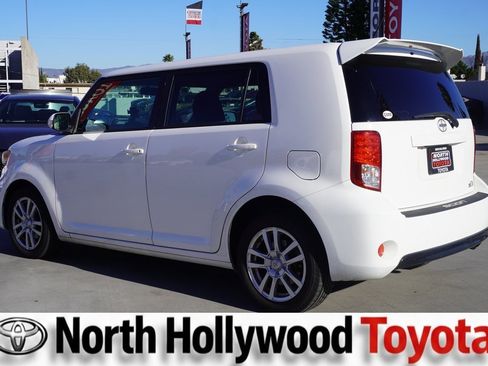 Used 2015 Scion xB image 4