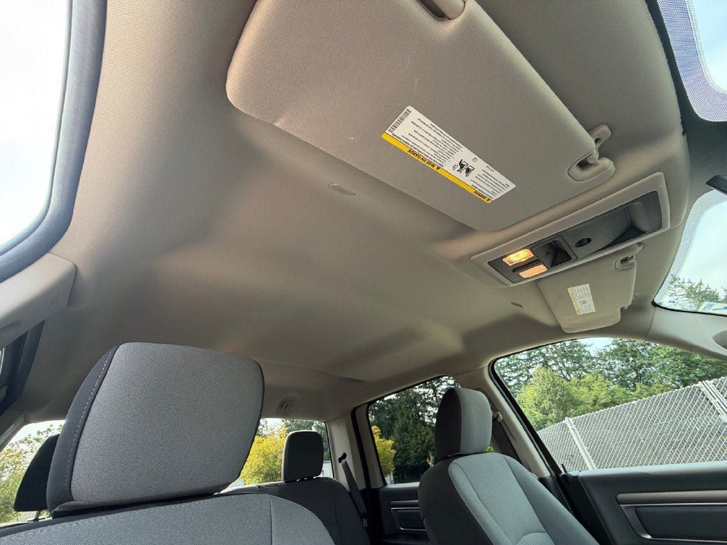 Used 2022 RAM 1500 Classic SLT AWD/4WD image 28