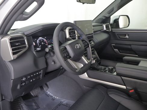 Used 2026 Toyota Sequoia Platinum AWD/4WD image 11