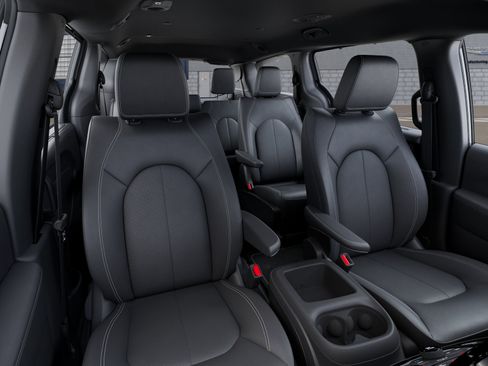 New 2026 Chrysler Pacifica Select image 18