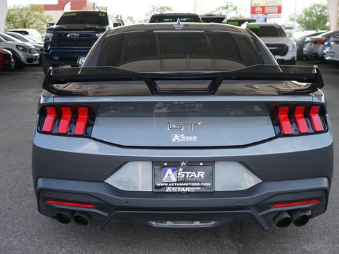 Used 2025 Ford Mustang GT Premium RWD image 4
