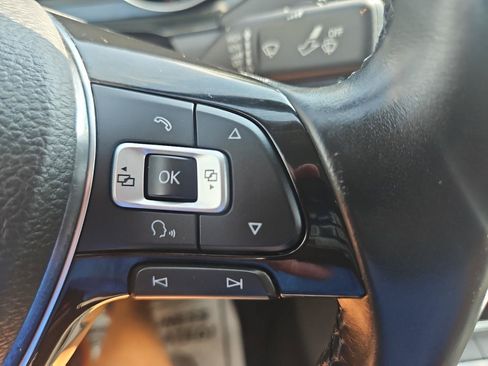 Used 2017 Volkswagen Jetta SEL FWD image 28